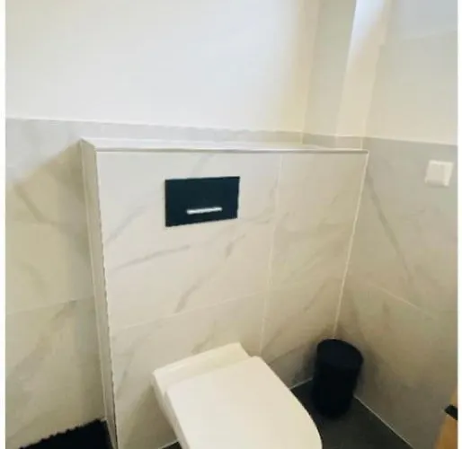 Three Bedrooms In Center With Terrace&parking